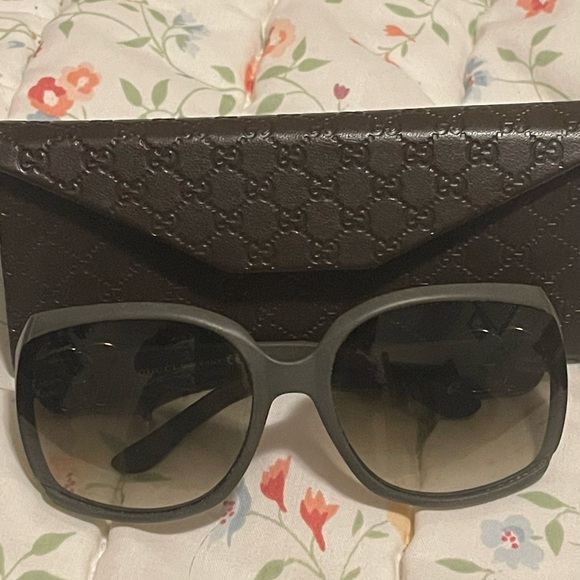 GUCCI SUNGLASS - Picture 4 of 7